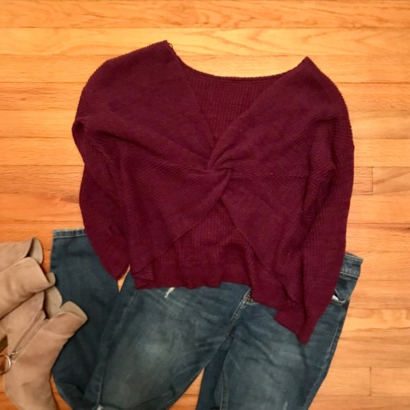 Absolutely Clara Twist Back Pullover Sweater Small - Picture 3 of 3
